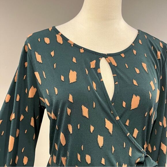 Kaileigh Green and Tan Long Sleeve fake wrap Dress size large - Picture 3 of 13